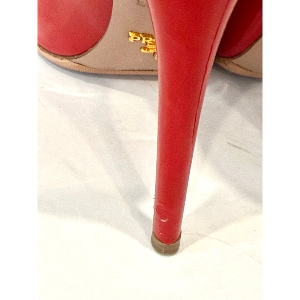 Prada Authentic Luxury Red Patent Leather Round Toe Slip On‎ Pump Shoes Sz 6 - Picture 10 of 10